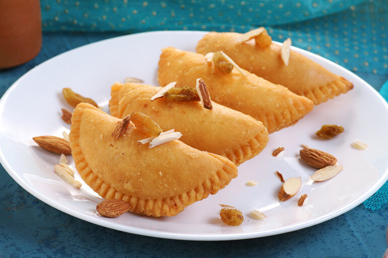 Savoury Atta Gujiya Recipe | Whole Wheat Spiced Potato Pockets